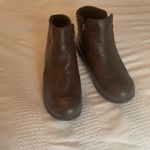 Drew Women’s Boots with leather upper